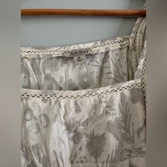 Vintage Lucky brand ruffled floral t-shirt with square neckline. - Picture 8 of 9